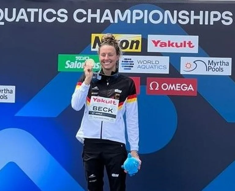2023.07.15 WM Fukuoka_Leonie Beck Gold 10km (2).jpg