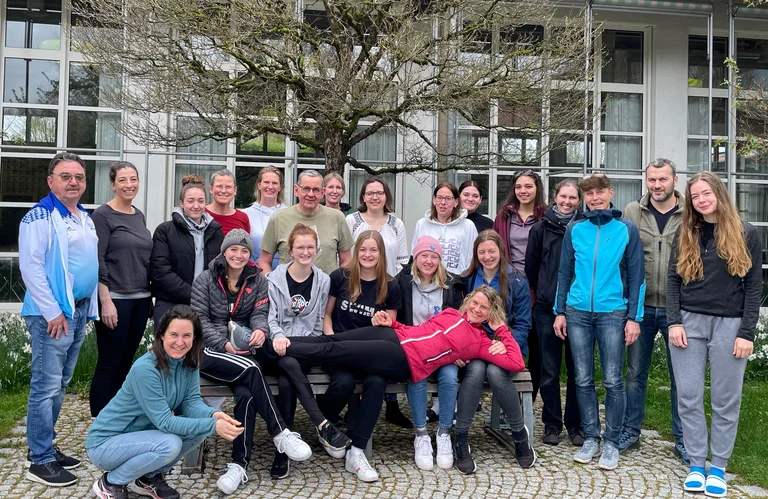 2023-704 Spsch Ohg_Absolventen Gruppenfoto (3).jpg