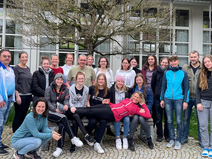 2023-704 Spsch Ohg_Absolventen Gruppenfoto (3).jpg