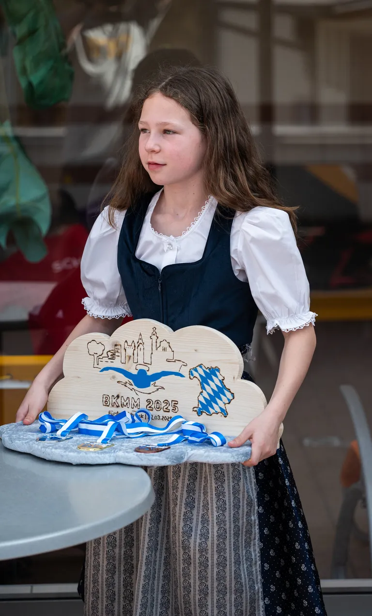 Medaillenträgerin.jpg