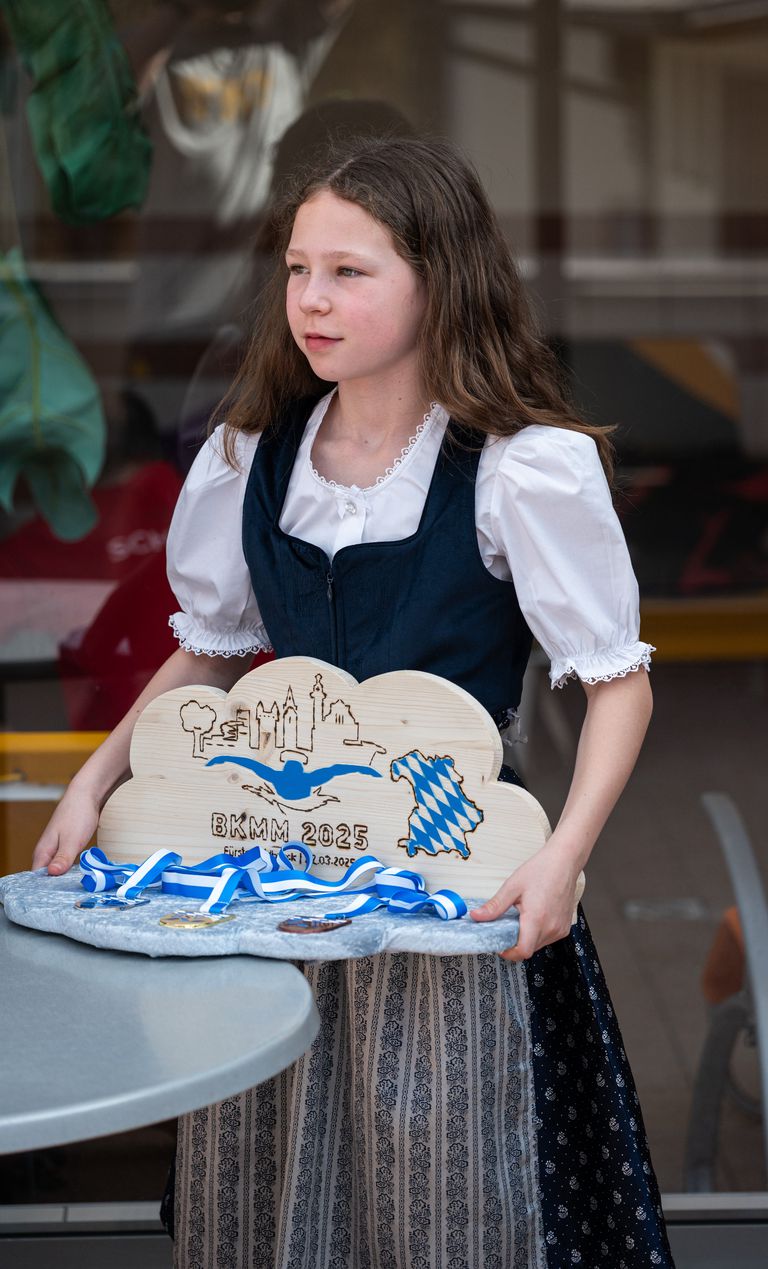 Medaillenträgerin.jpg