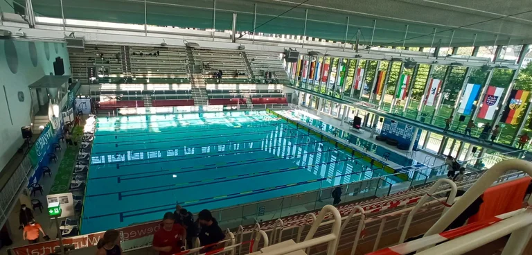 Schwimmarena Wuppertal.jpg