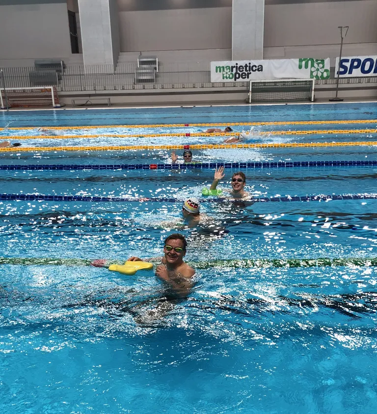 Jungs im Wasser.jpg
