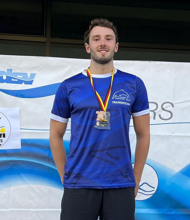lukas schmitt 100f gold.jpeg