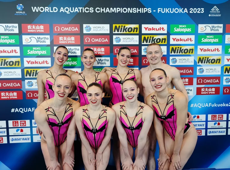 2023.07.14-22 WM Fukuoka Synchro Gruppe (3).jpg