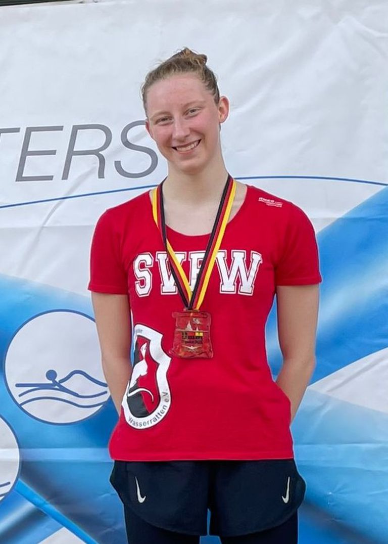 leonie schranner 50s 3. platz ak 20.jpeg