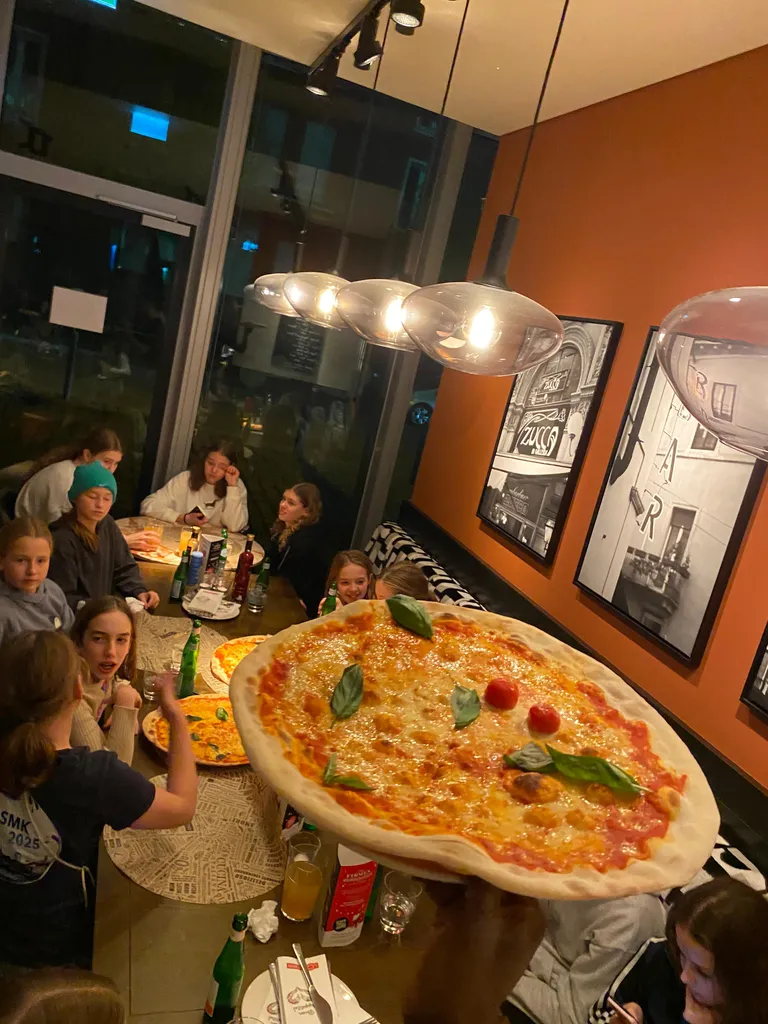 04_Pizza.jpeg