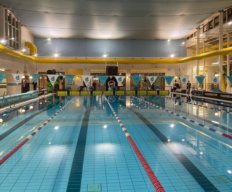 Titelbild_Schwimmbecken.jpeg