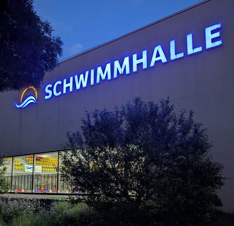 Schwimmhalle.jpg
