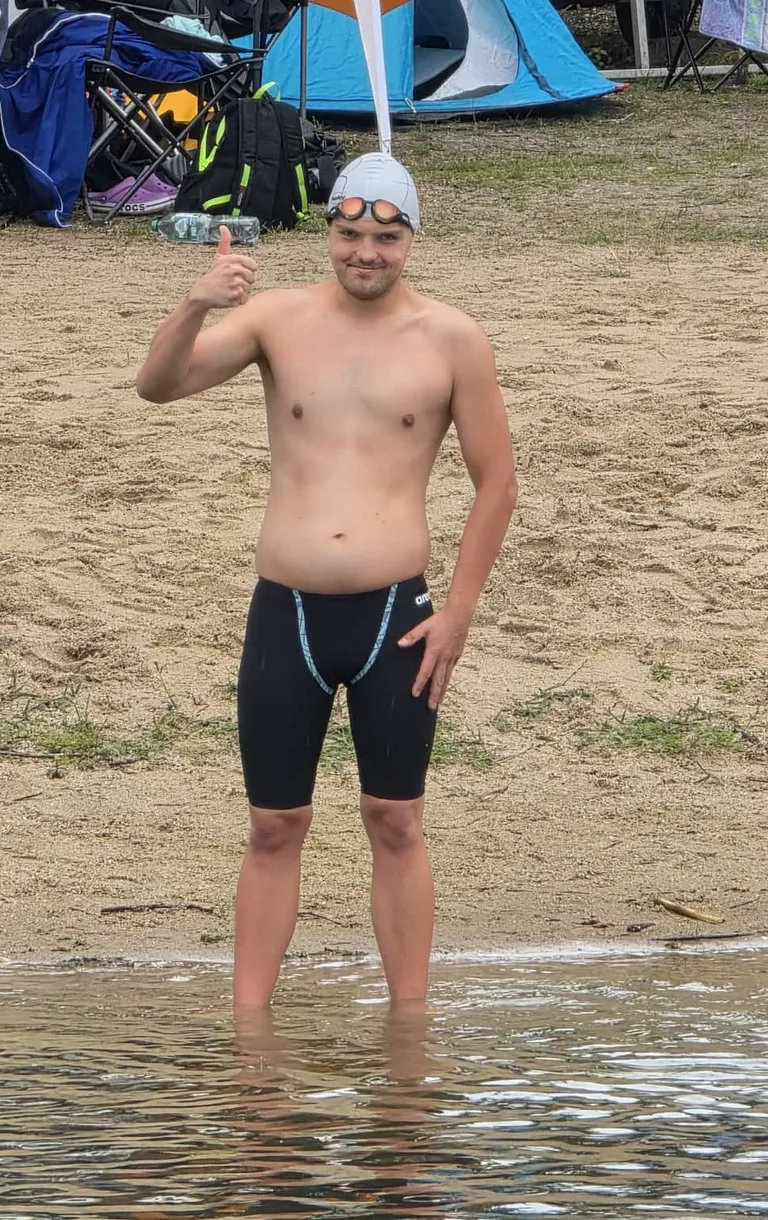 1x m weiße Badekappe.jpeg
