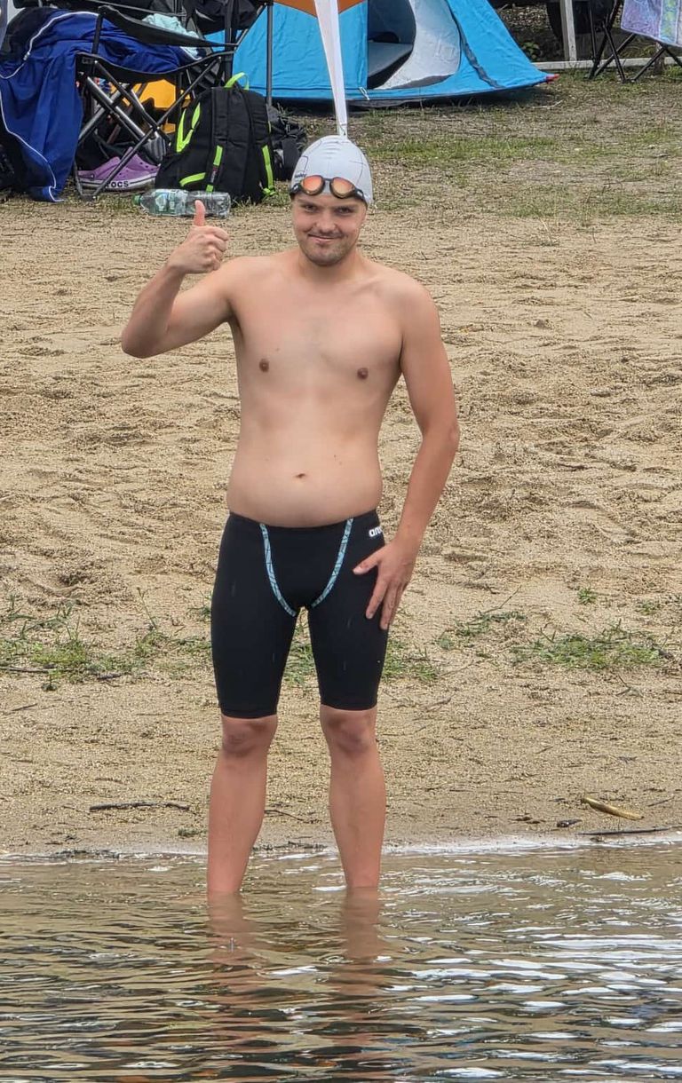 1x m weiße Badekappe.jpeg