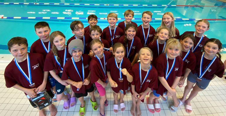 _Mannschaft Schwaben mit Medaille.jpg